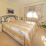 Oasis Parque Country Club