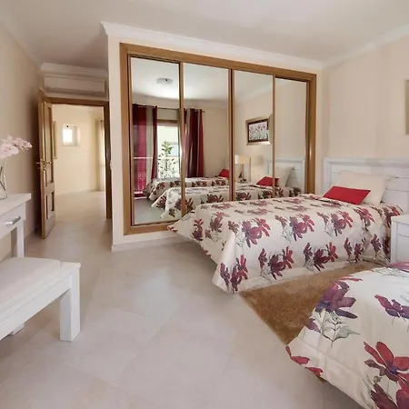 Oasis Parque Country Club Портіман