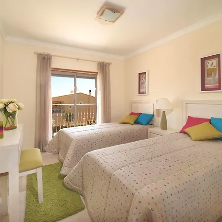 Oasis Parque Country Club