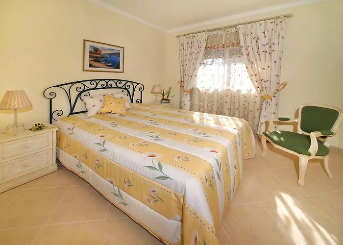 Oasis Parque Country Club