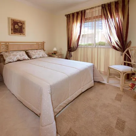 Oasis Parque Country Club