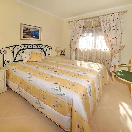 Oasis Parque Country Club