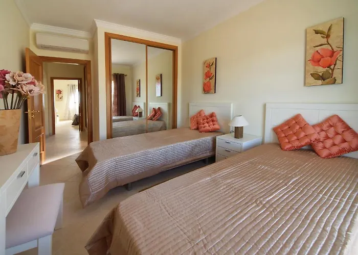 Oasis Parque Country Club