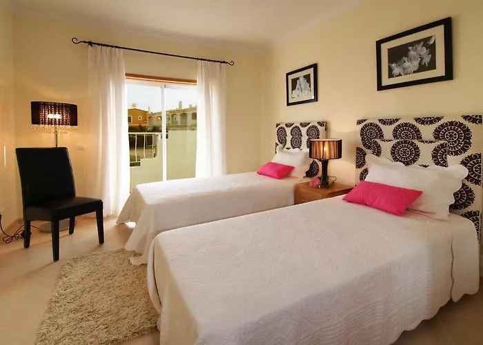 Oasis Parque Country Club