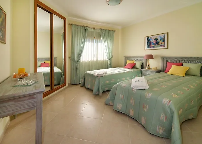 Oasis Parque Country Club منتزه العطل 3*