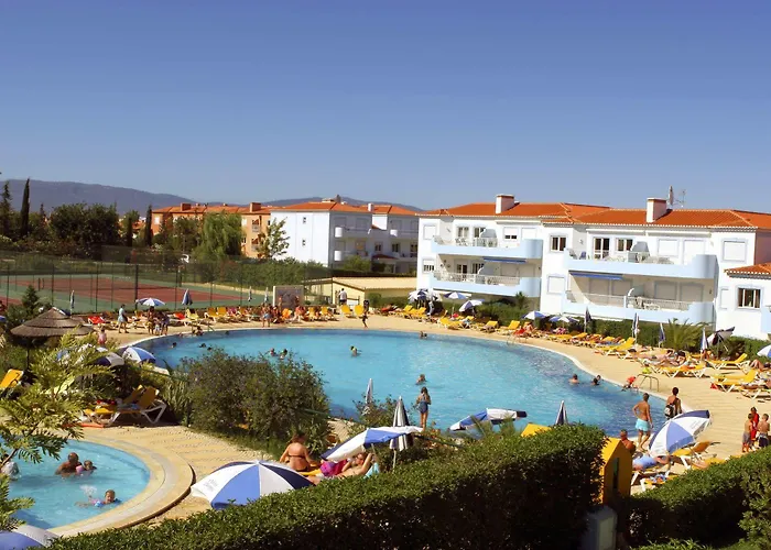 Oasis Parque Country Club