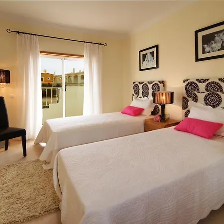 Oasis Parque Country Club