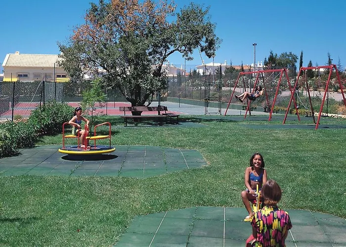 Oasis Parque Country Club