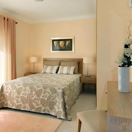 Oasis Parque Country Club Aldeamento Turístico 3*