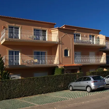 Oasis Parque Country Club